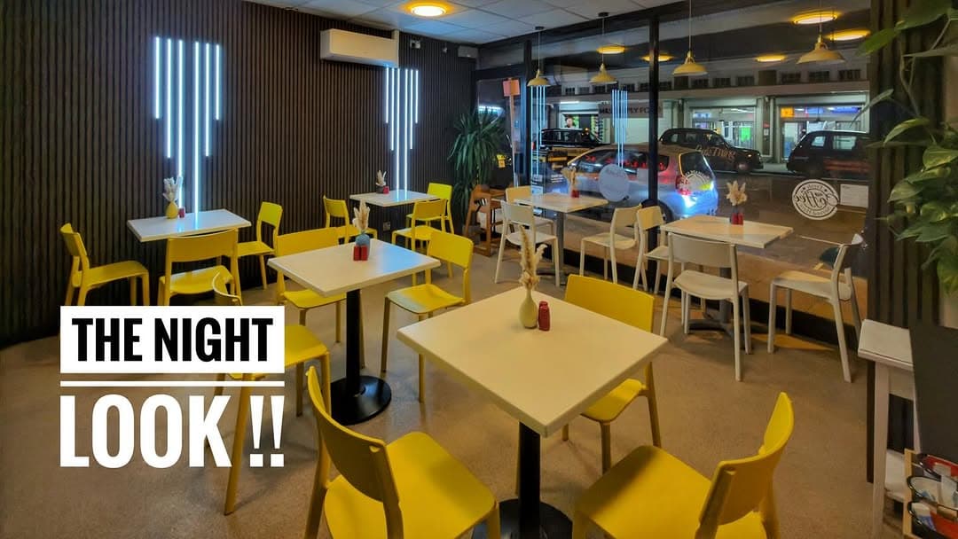 LA Cafe at night — the night look